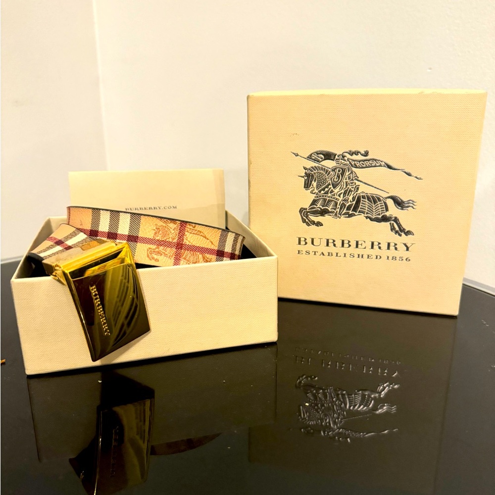Small Burberry belt with receipt and original 📦